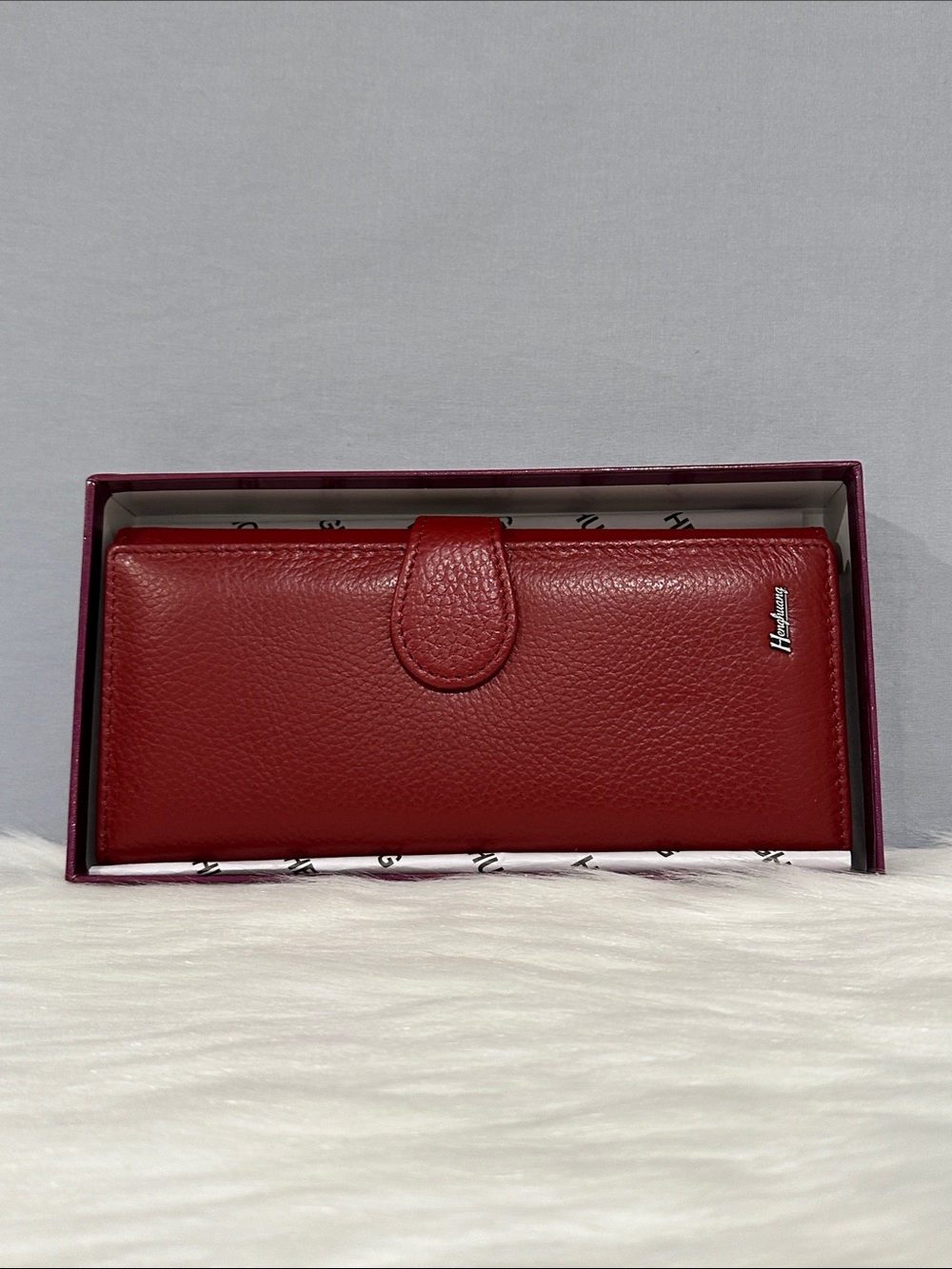Chic Date Red Carpet Leather Trifold Wallet New in Box